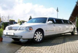 Weiße Lincoln Stretchlimousine